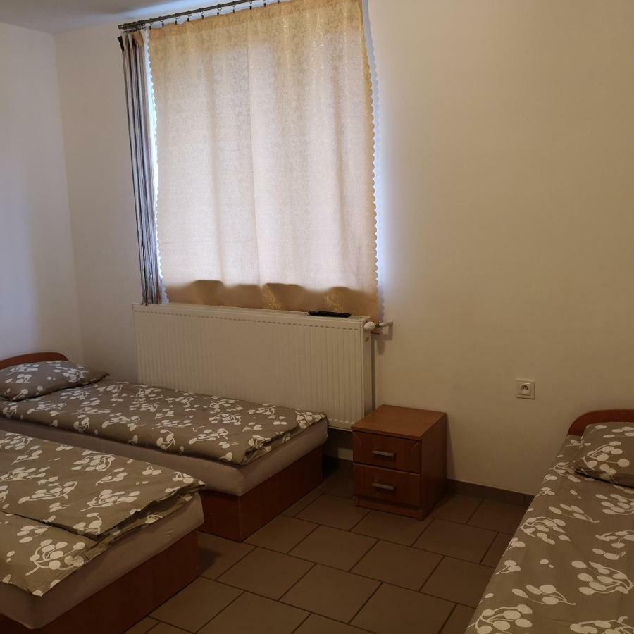 Noclegi U Adama Kajetany Exterior foto